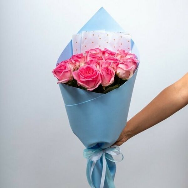 Букет из 15 роз с оформлением