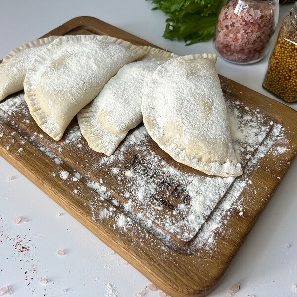 Чебуреки Фирменные лоток зам (ручная лепка)