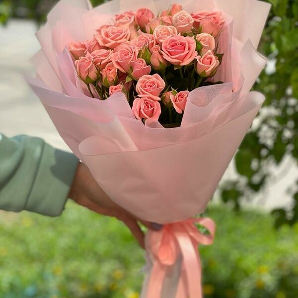 Букет из кустовой розы