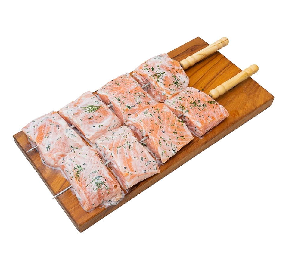 

Шашлык от "Азбуки Вкуса" из лосося атлантического (сёмги) со сметаной и зеленью, Россия