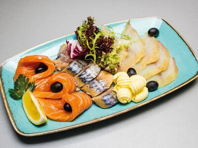 Ассорти из копченой рыбы