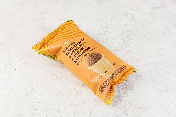 Пломбир шоколадный с фундуком и соленой карамелью в ваф. стаканчике(Продукт замороженный)