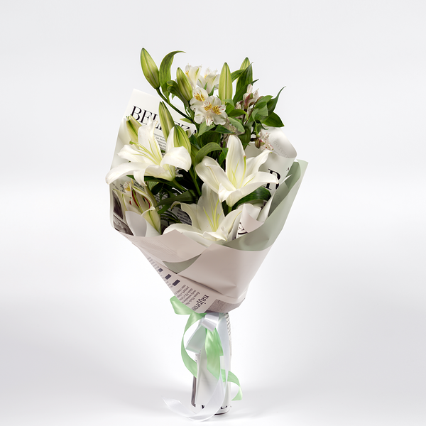 Букет из лилий и альстромерий