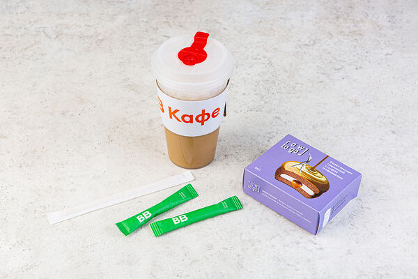 Комбо капучино 0,4 на фундучном молоке и Пирожное веган Sweet бисквит гречишный с суфле и карам.