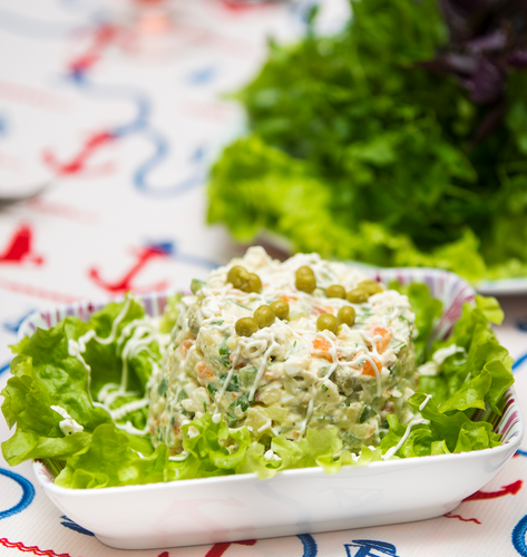 

Салат Мираторг Столичный с куриным филе, 190 г