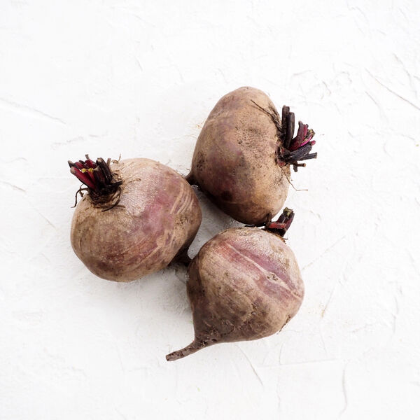 Свёкла молодая с хвостиком