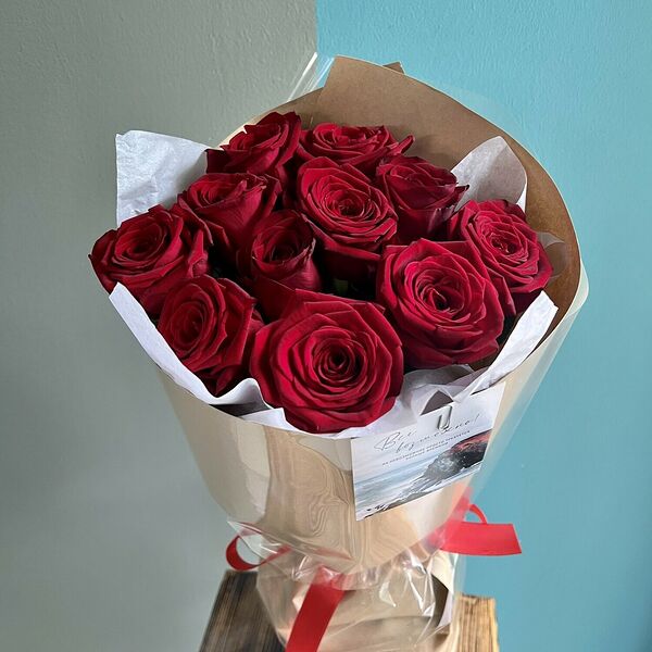 11 красных роз классика