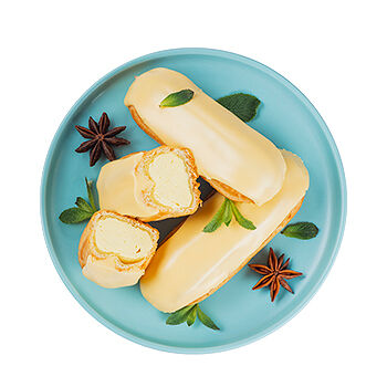 Пирожное эклер манго от шеф-кондитера