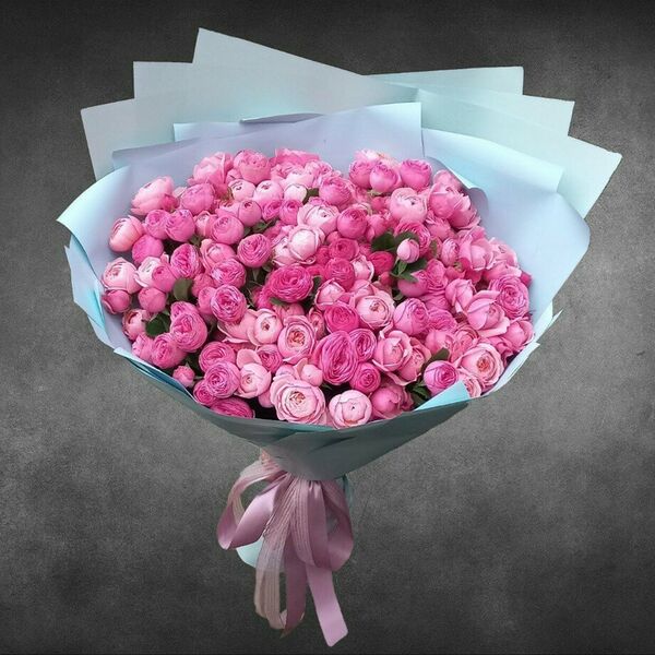 Гигант из кустовой пионовидной розы