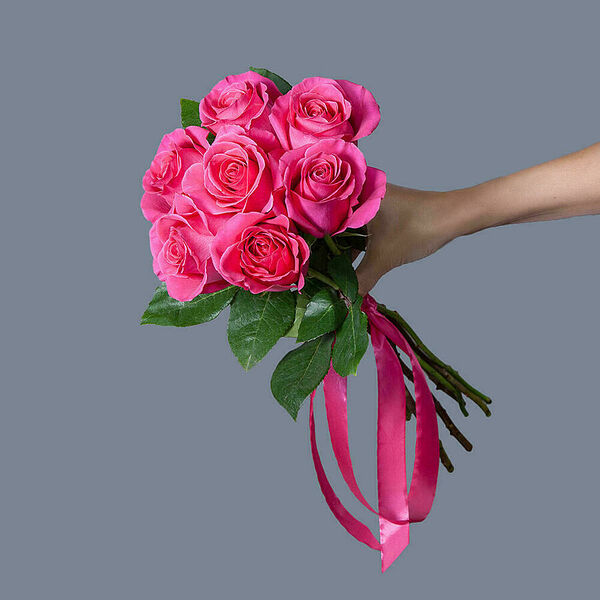 Монобукет 7 Роз Pink Floyd под ленту Ирис