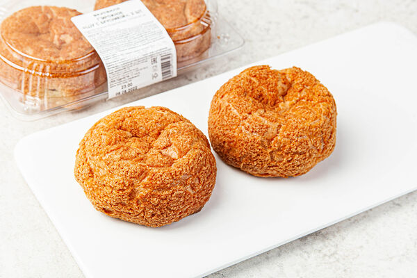 Пирожное Шу с брусникой