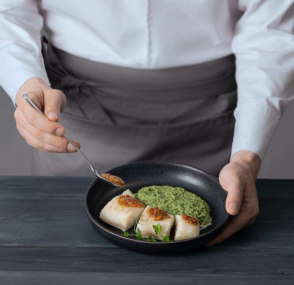 

Филе трески со шпинатом, a la carte, «Почти готово»