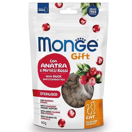 Лакомство для кошек MONGE Gift Хрустящие подушечки с Уткой и клюквой для стерилизованных 60 г