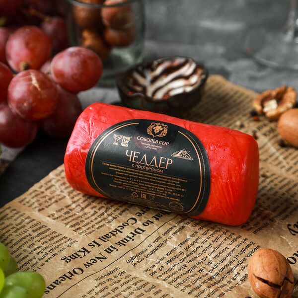 Десертный сыр «Чеддер с портвейном»