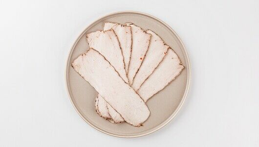 Пастрами из индейки копчено-вареная, нарезка