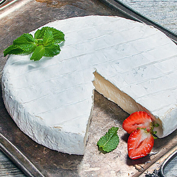 Сыр коровий Бри кремовый