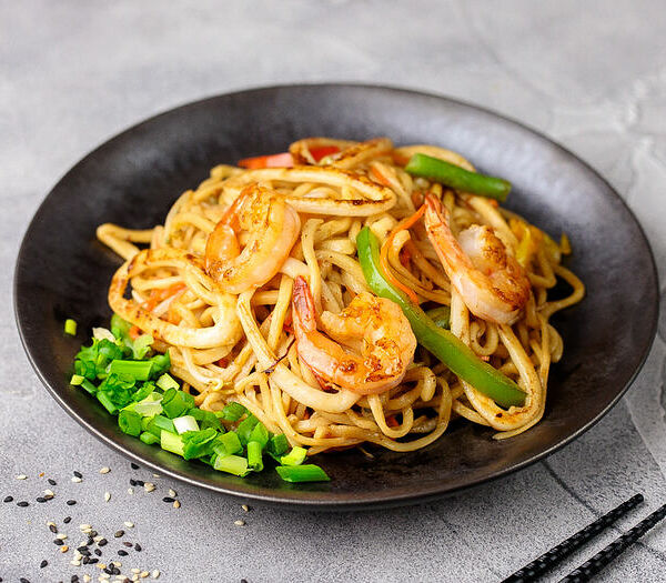 Якисоба с морепродуктами