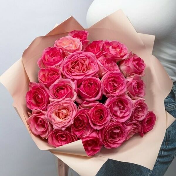 25 роз 50 см с оформлением