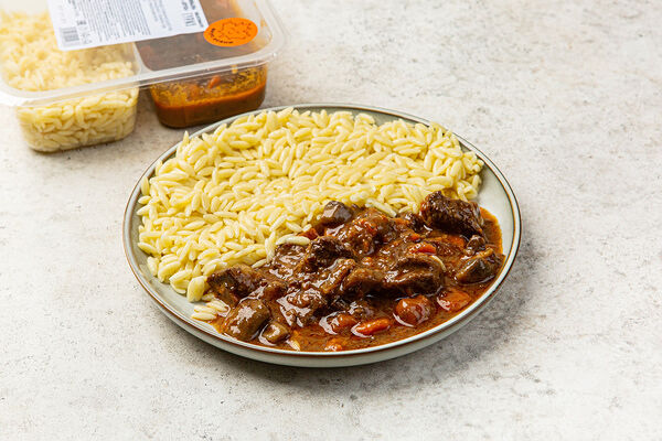 Говядина Бургеньон с макаронами Орзо 