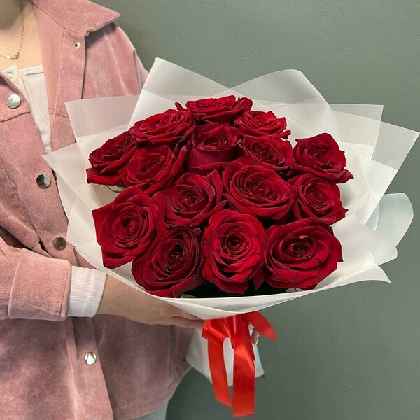 Букет из 15 красных роз