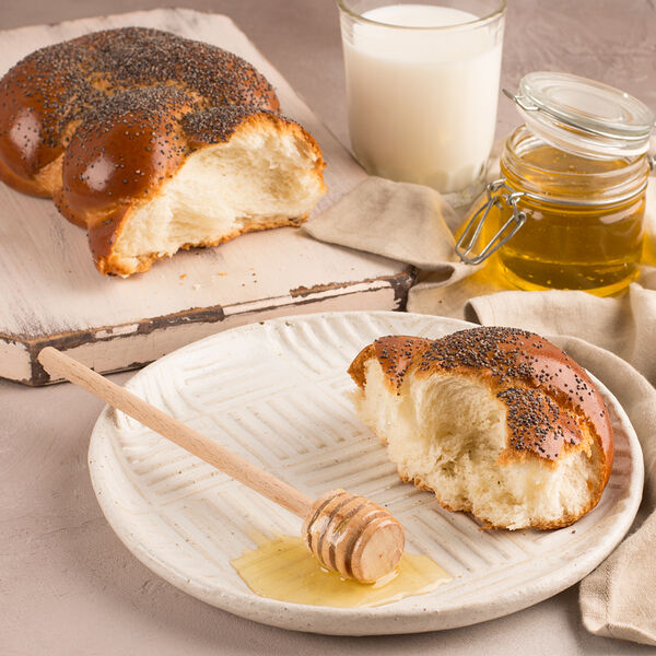 плетенка с маком МясновЪ Пекарня