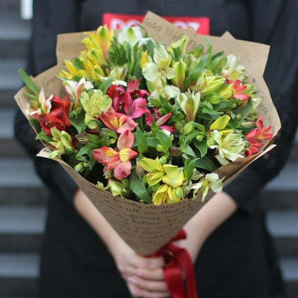 Букет альстромерий