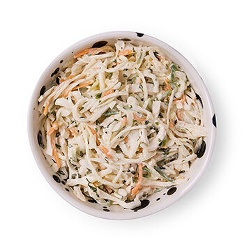 Салат из свежей капусты с мясом цыплёнка-бройлера Уже Готово 200г, Россия