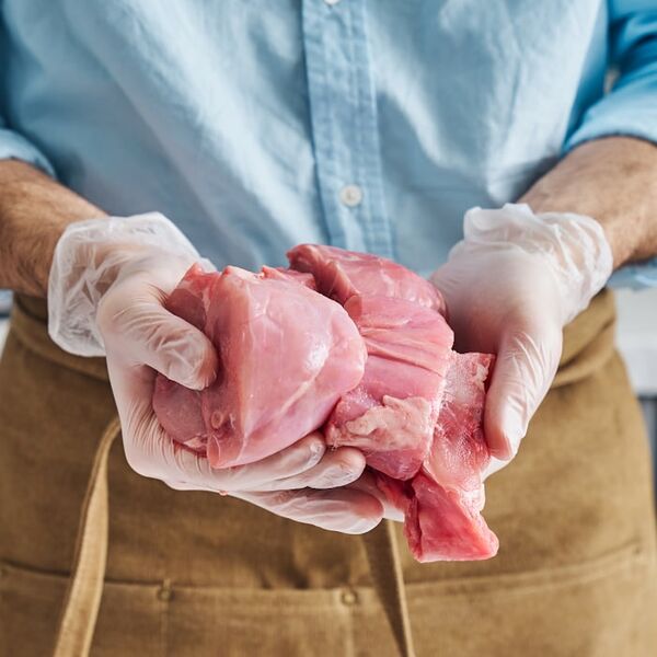 Кролик тушка в разрубе из замороженного сырья