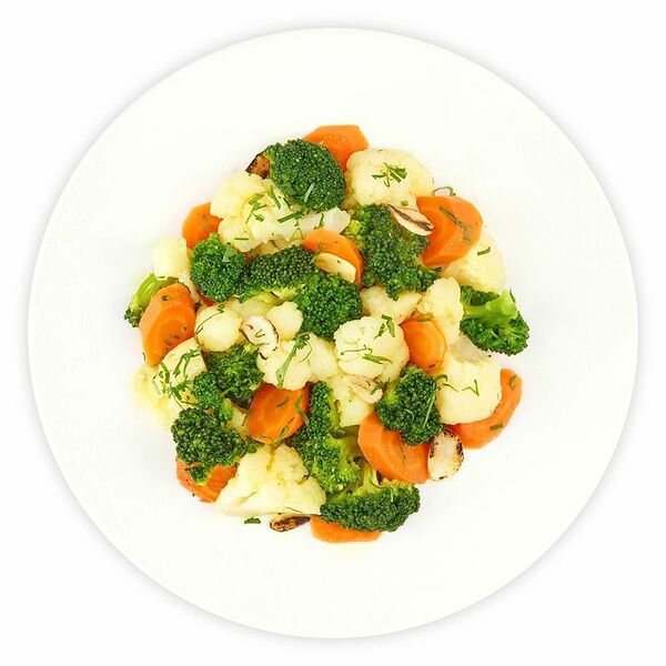 Овощи по-деревенски с пряной зеленью припущенные