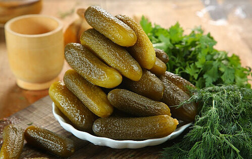 Огурцы бочковые солёные