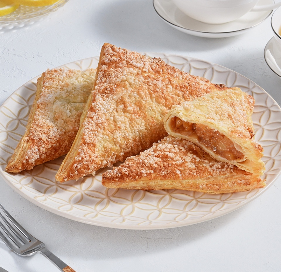 

Треугольник с кусочками яблок, Banketbakkerji Wouter de Graaf B.V., 130 г, Нидерланды