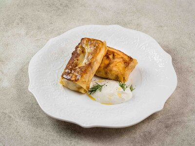 Блинчики с мясом и сметаной