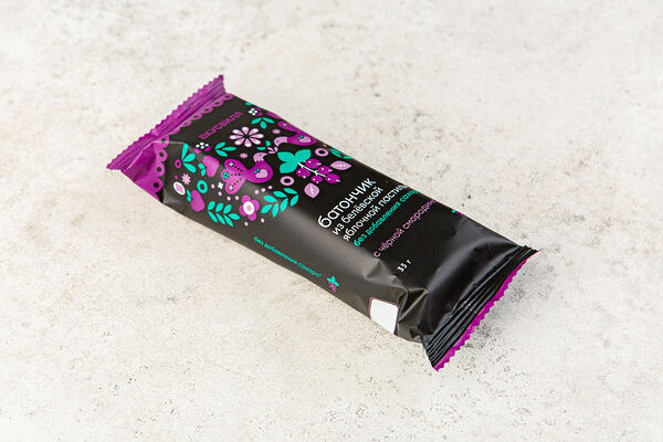 Батончик из белевской яблочной пастилы с черной смородиной