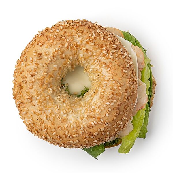 Бейгл с курицей и соусом песто, 135 г