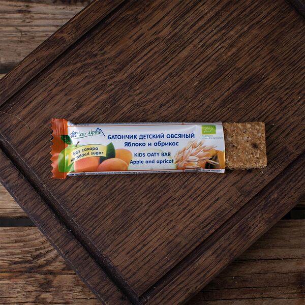 Батончик детский овсяный с яблоком и абрикосом