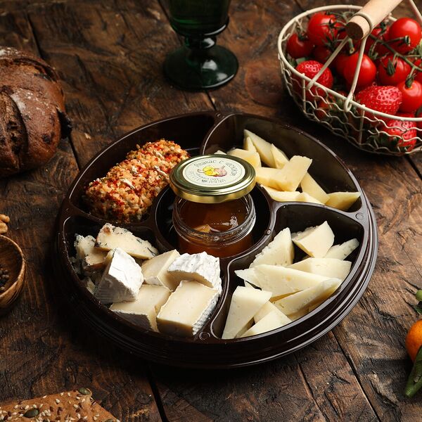 Сырная тарелка Все свои
