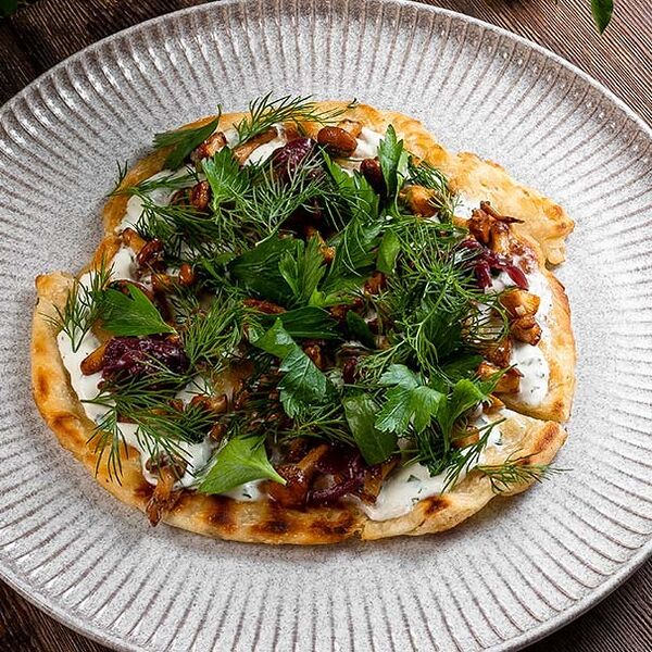 Лепешка с лисичками