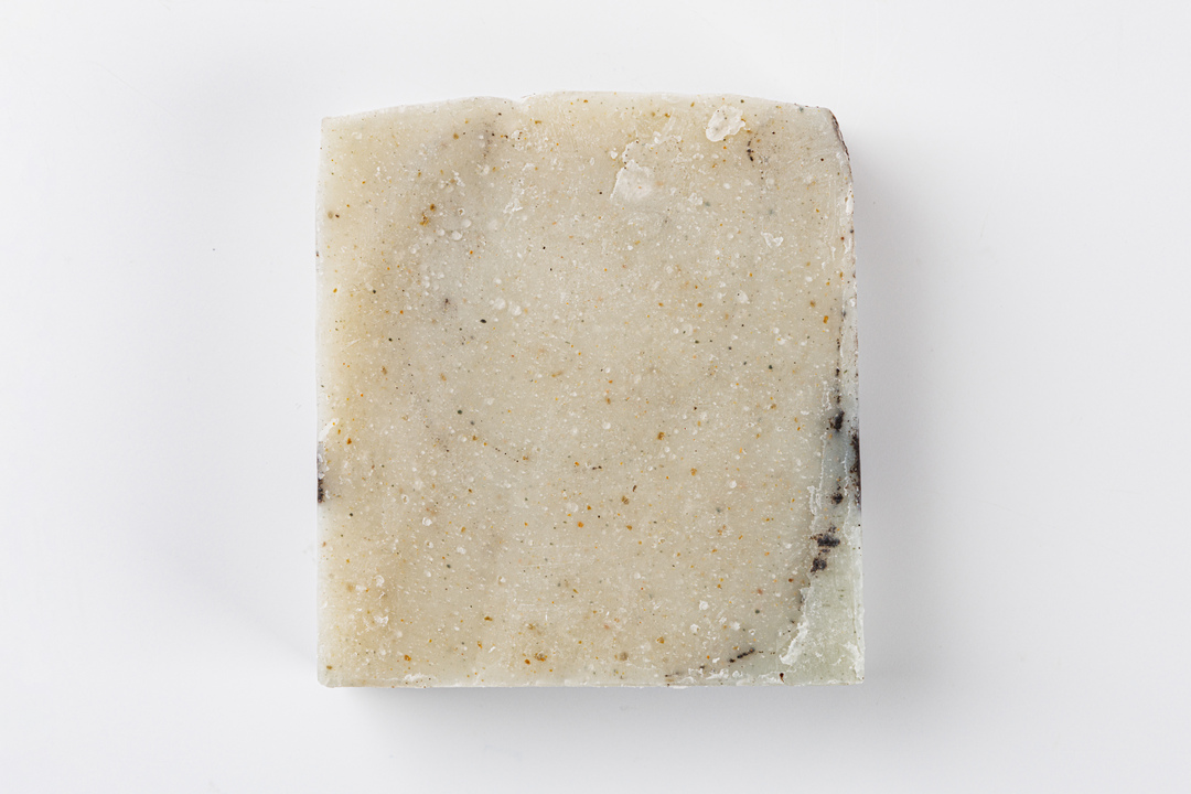 

Мыло для рук и тела с глинами хвойным ароматом 100 г