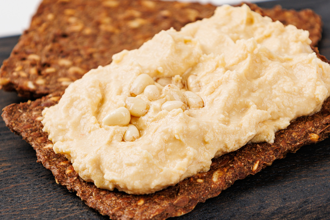 

Хумус ВкусВилл с кедровыми орешками 200 г