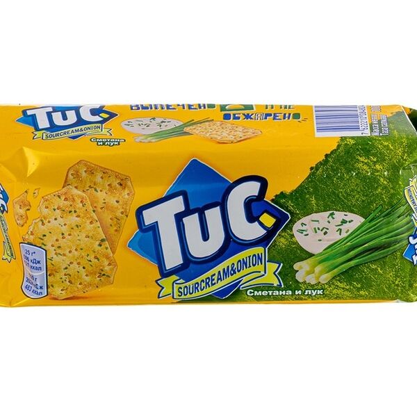 Крекер TuC cо вкусом сметаны и лука, 100 г