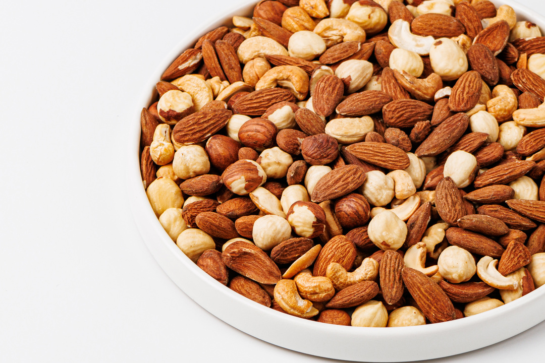 

Смесь жареных орехов миндаль, фундук, кешью, 300 г