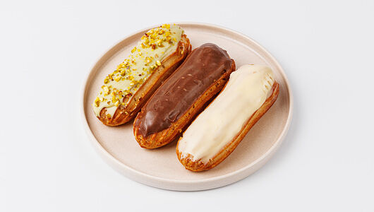 Ассорти эклеров Ваниль, Фисташка, Шоколад 