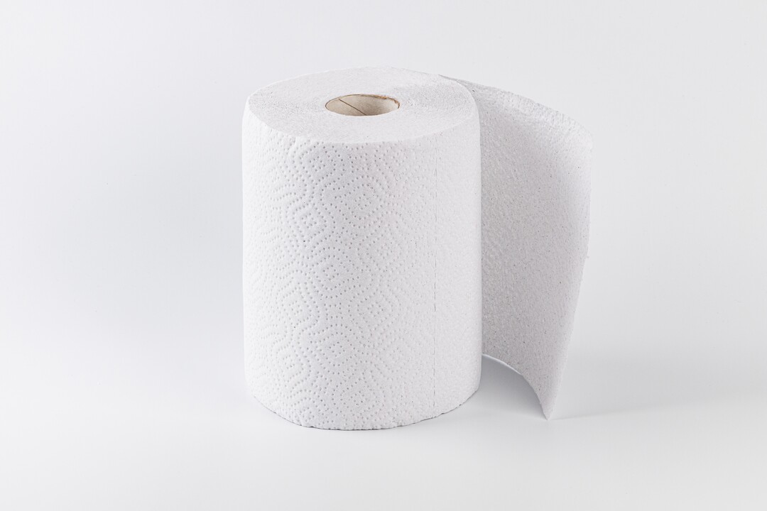 

Полотенца бумажные JoyEco белые 2 слоя 1 рулон