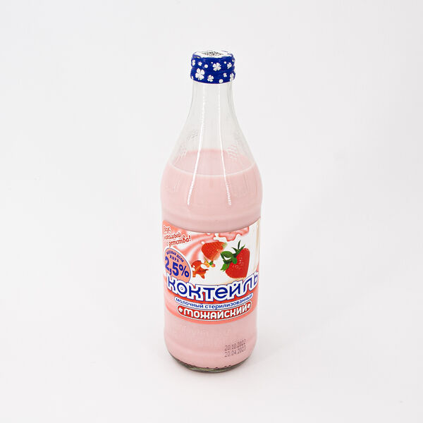 Коктейль молочный Можайский Клубника 2.5%, 450 мл