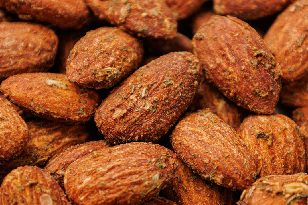 

Миндаль обжаренный соленый с луком