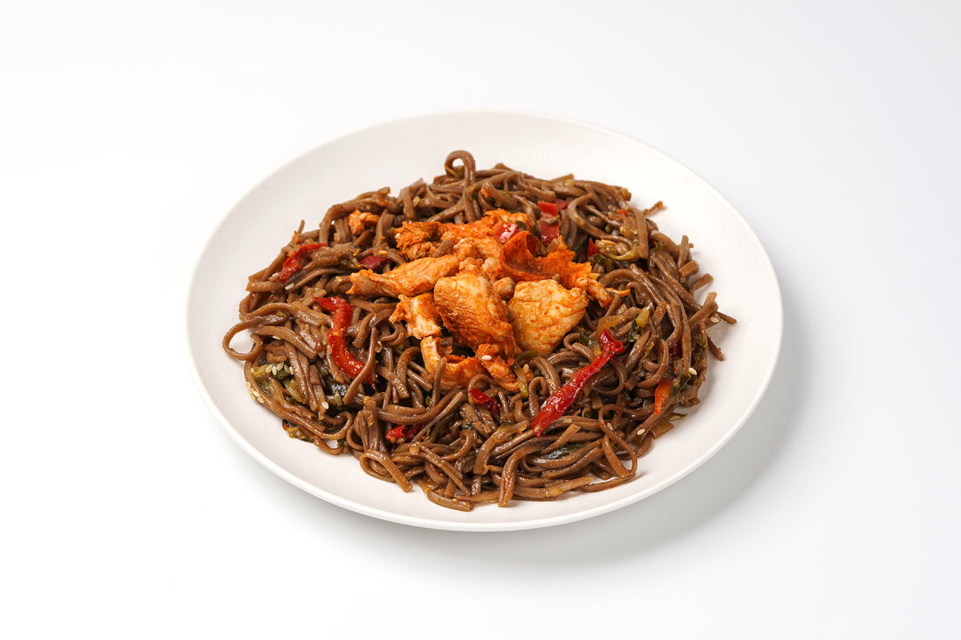 

Лапша соба Вкусвилл с курицей и овощами 250 г