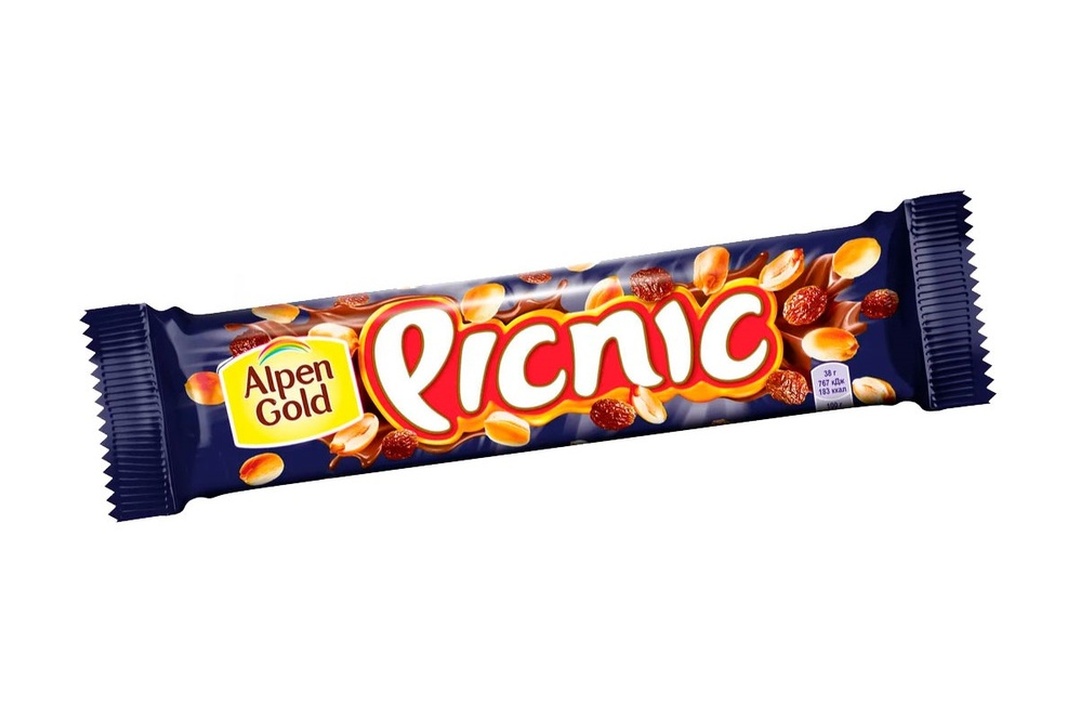 

Батончик шоколадный Picnic с арахисом изюмом мягкой карамелью 38 г