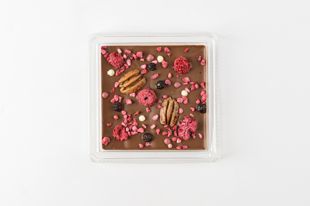 

Шоколад молочный Пекан, смородина, малина 60 г