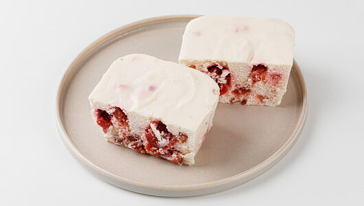 Запеканка творожная с клубникой без добавленного сахара 220г