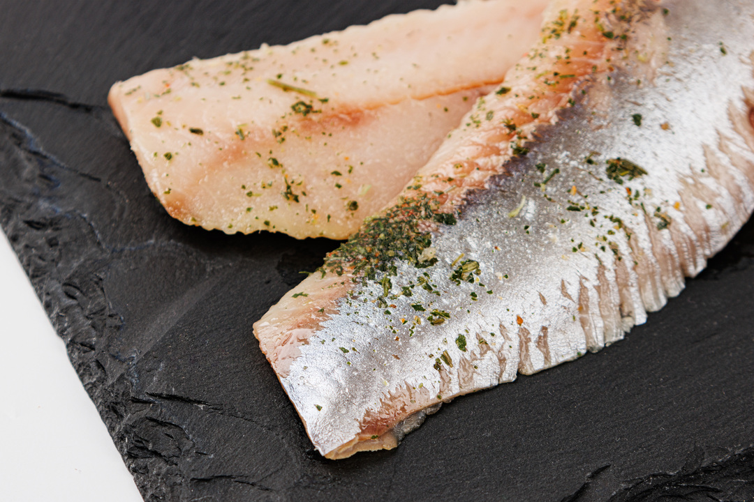 

Сельдь Вкусвилл тихоокеанская, филе без кожи соленая с петрушкой, 200 г